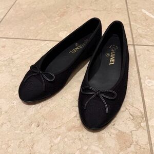 CHANEL Black Bow-Trim Knit Ballet Flats